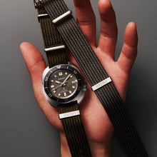 Load image into Gallery viewer, Seiko Luxe Prospex SPB237
