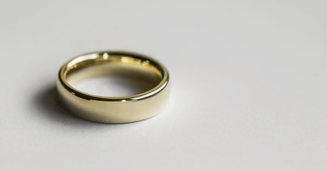Why Are Plain Men’s Wedding Bands Still the Most Popular Choice Today?
