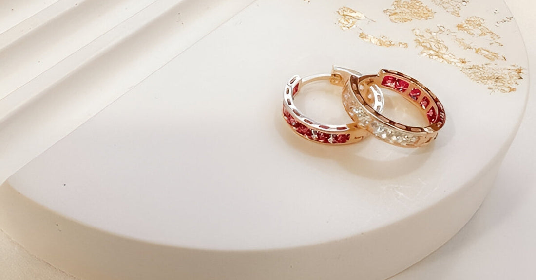 What Are Huggie Earrings? The Minimalist Trend You’ll Love