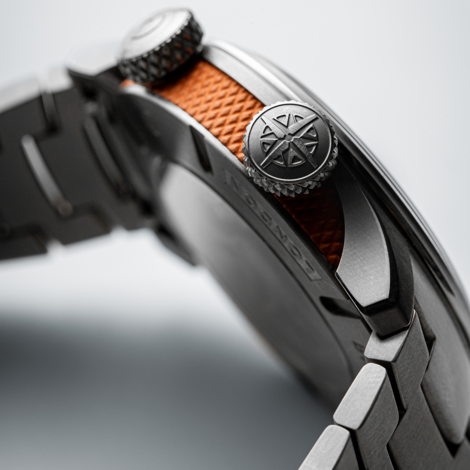 Bremont Altitude MB Meteor ALT42-MT-TI-BKOR-L-S