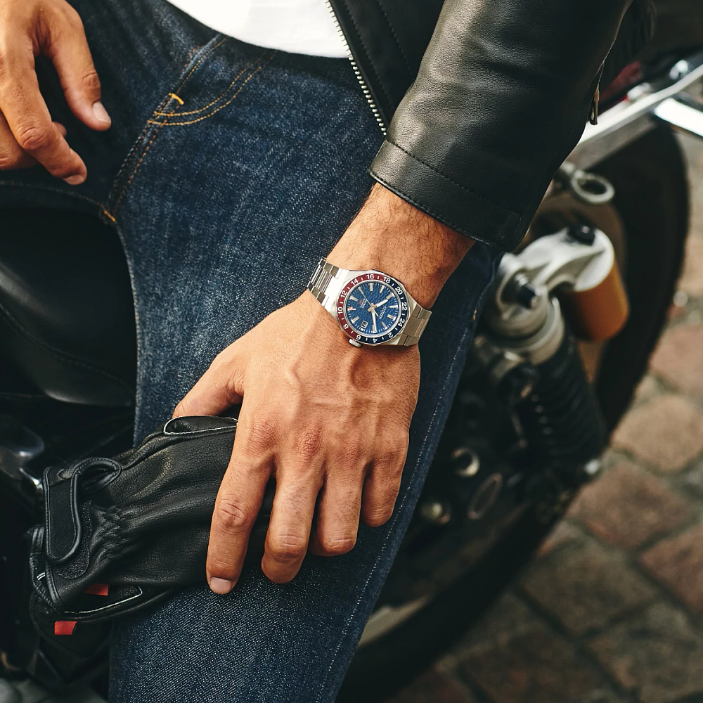 Citizen Series8 880 GMT Automatic Watch NB6030-59L