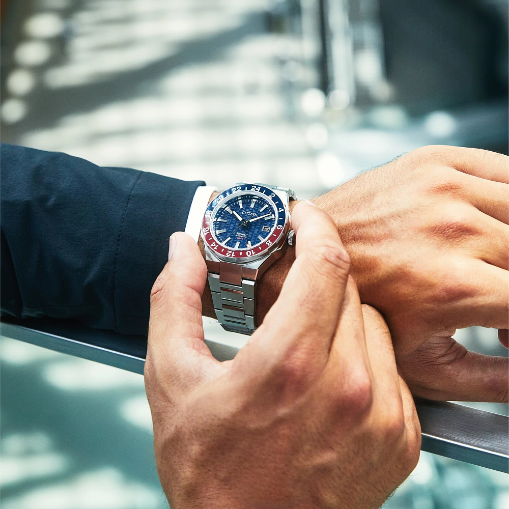 Citizen Series8 880 GMT Automatic Watch NB6030-59L